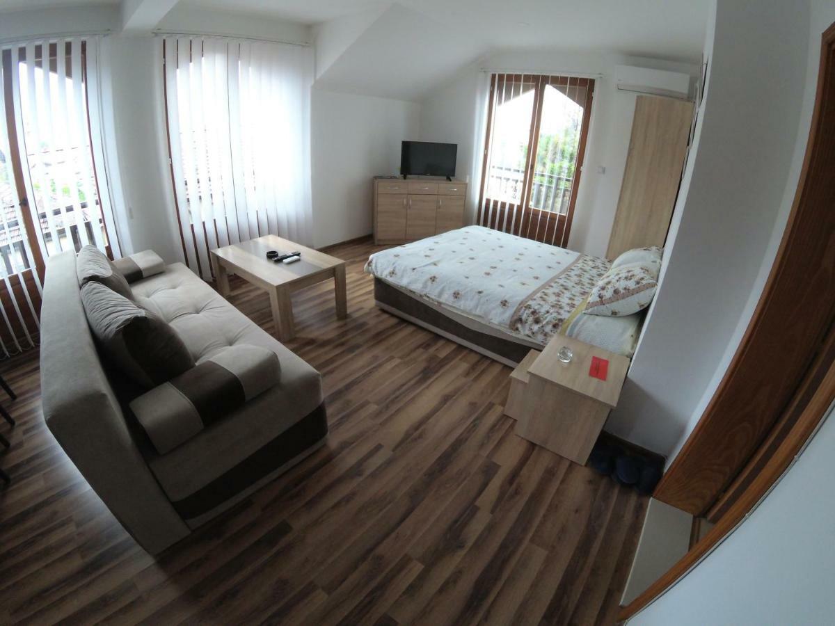 Apartment And Rooms Konak Višegrad Extérieur photo