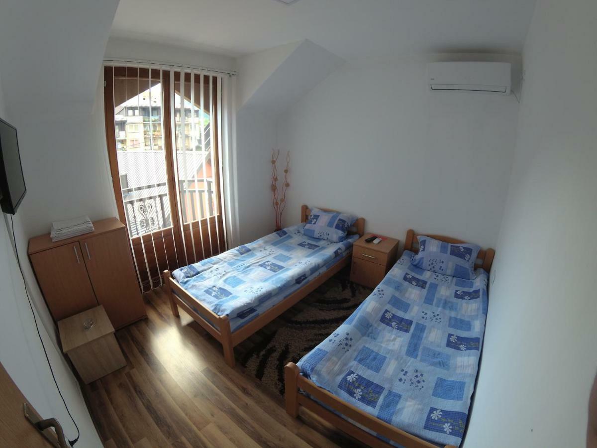 Apartment And Rooms Konak Višegrad Extérieur photo