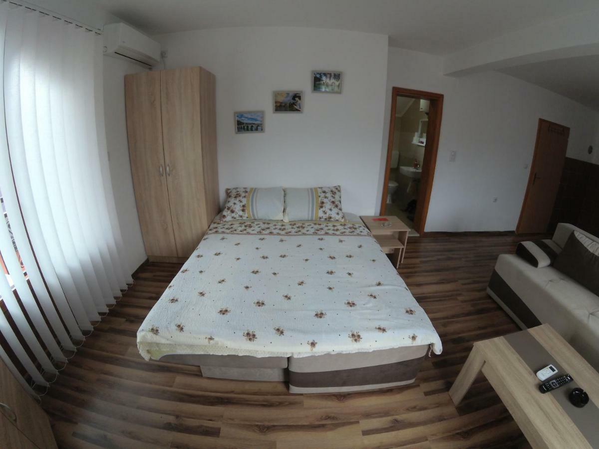 Apartment And Rooms Konak Višegrad Extérieur photo