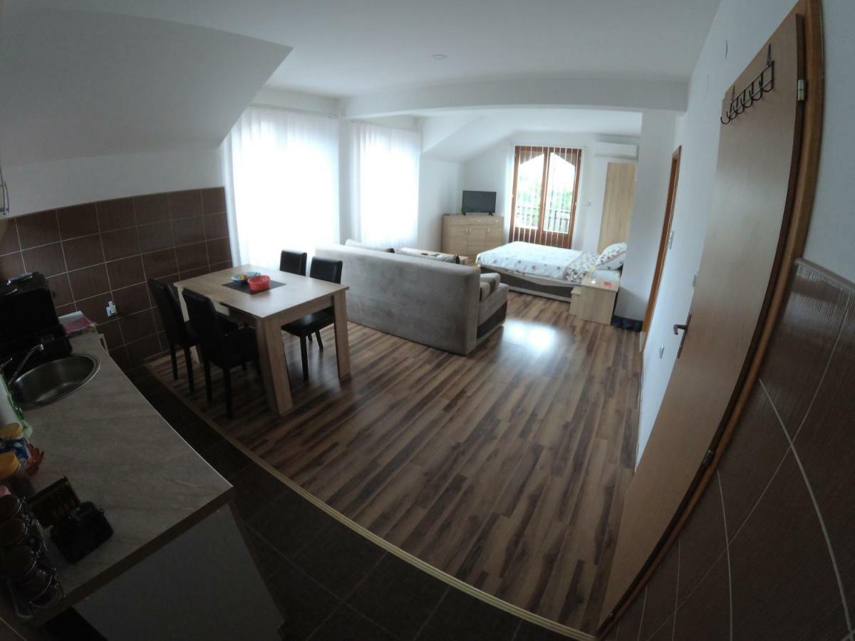 Apartment And Rooms Konak Višegrad Extérieur photo