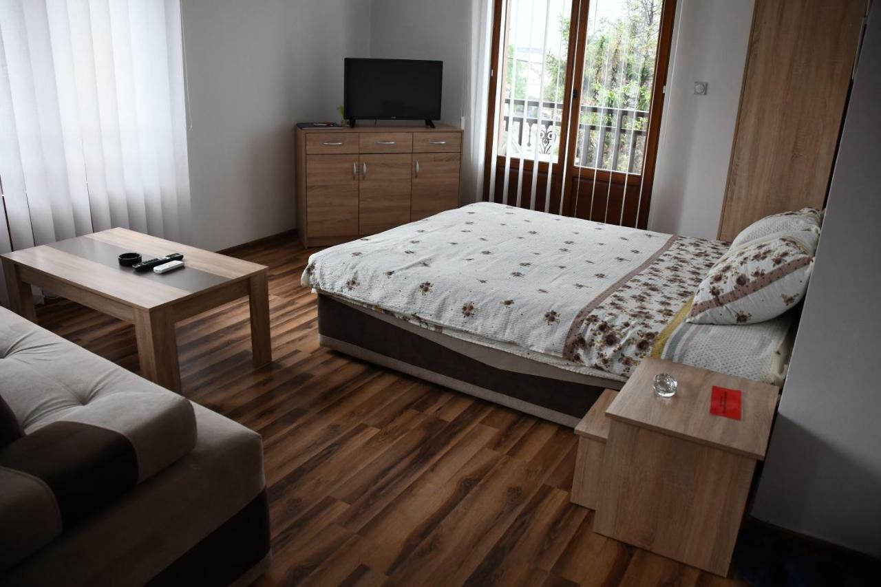 Apartment And Rooms Konak Višegrad Extérieur photo